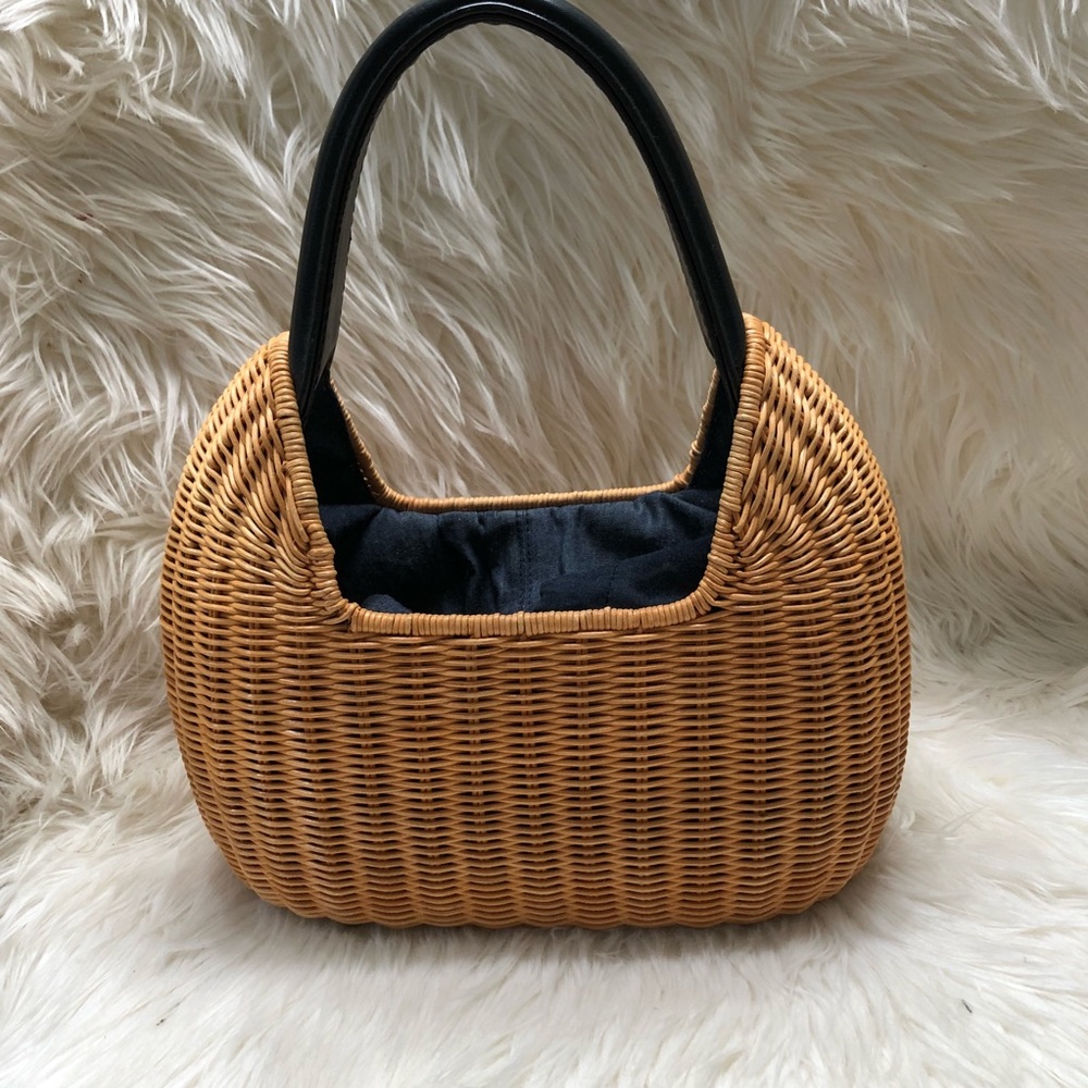 Wicker handbag